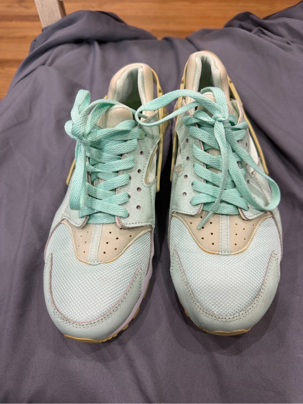 Nike Women's Mint Green Lace-Up Sneakers